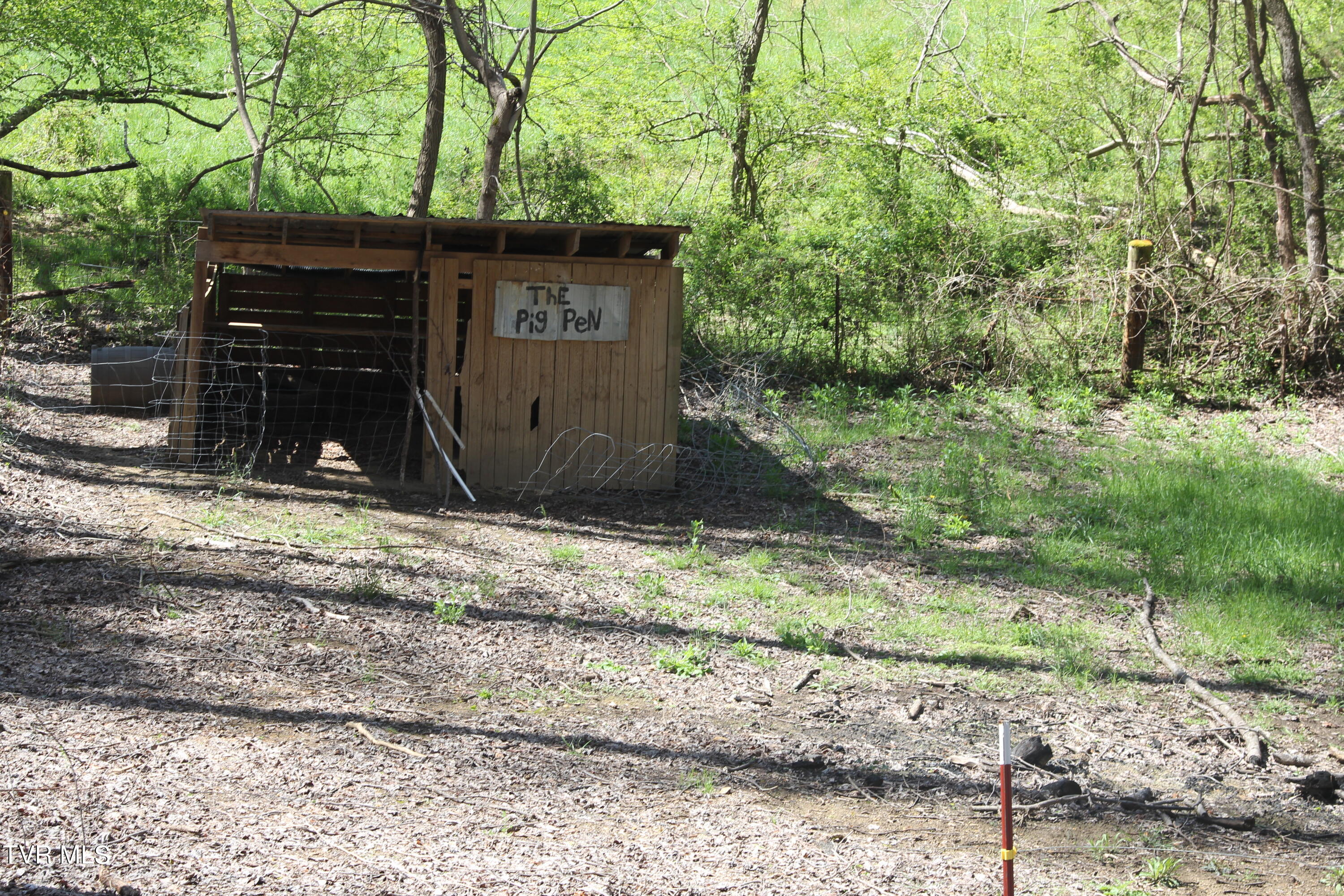152 Ridgecrest Road Jonesborough, TN 37659 - Photo 49 of 49 92 Pig Pen