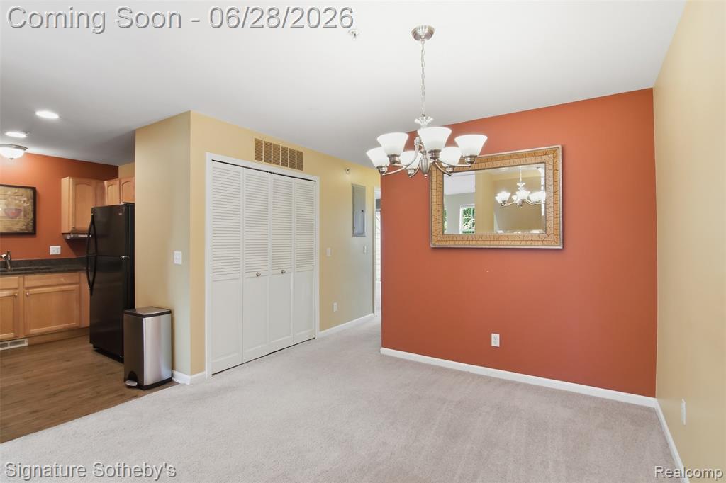 1091 Beaver Run Troy, MI 48083 - Photo 7 of 28