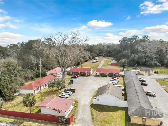 $1,200 | 5013 Ogeechee Road, Savannah, GA 31405