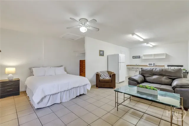 $1,200 | 5013 Ogeechee Road, Savannah, GA 31405