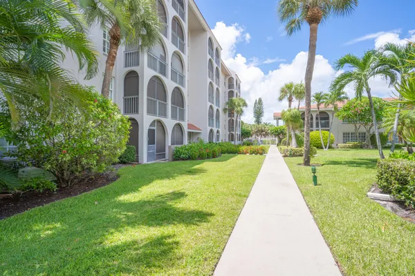 $2,050 | 250 Northeast 20th Street, Unit 4190, Boca Raton, FL 33431