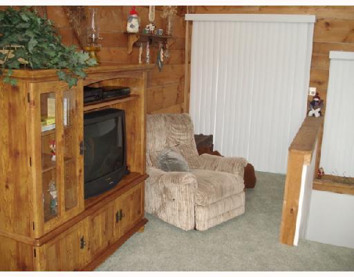 43 Valley View Road Hidden Valley, PA 15502 - Photo 12 of 17 Living Room.