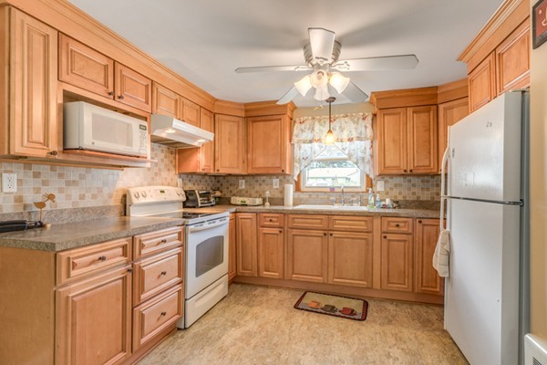 16 Cedar Brook Road Lynn, MA 01904 - Photo 13 of 27 Gallery Image 13