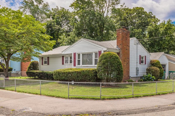 16 Cedar Brook Road Lynn, MA 01904 - Photo 3 of 27 Gallery Image 3