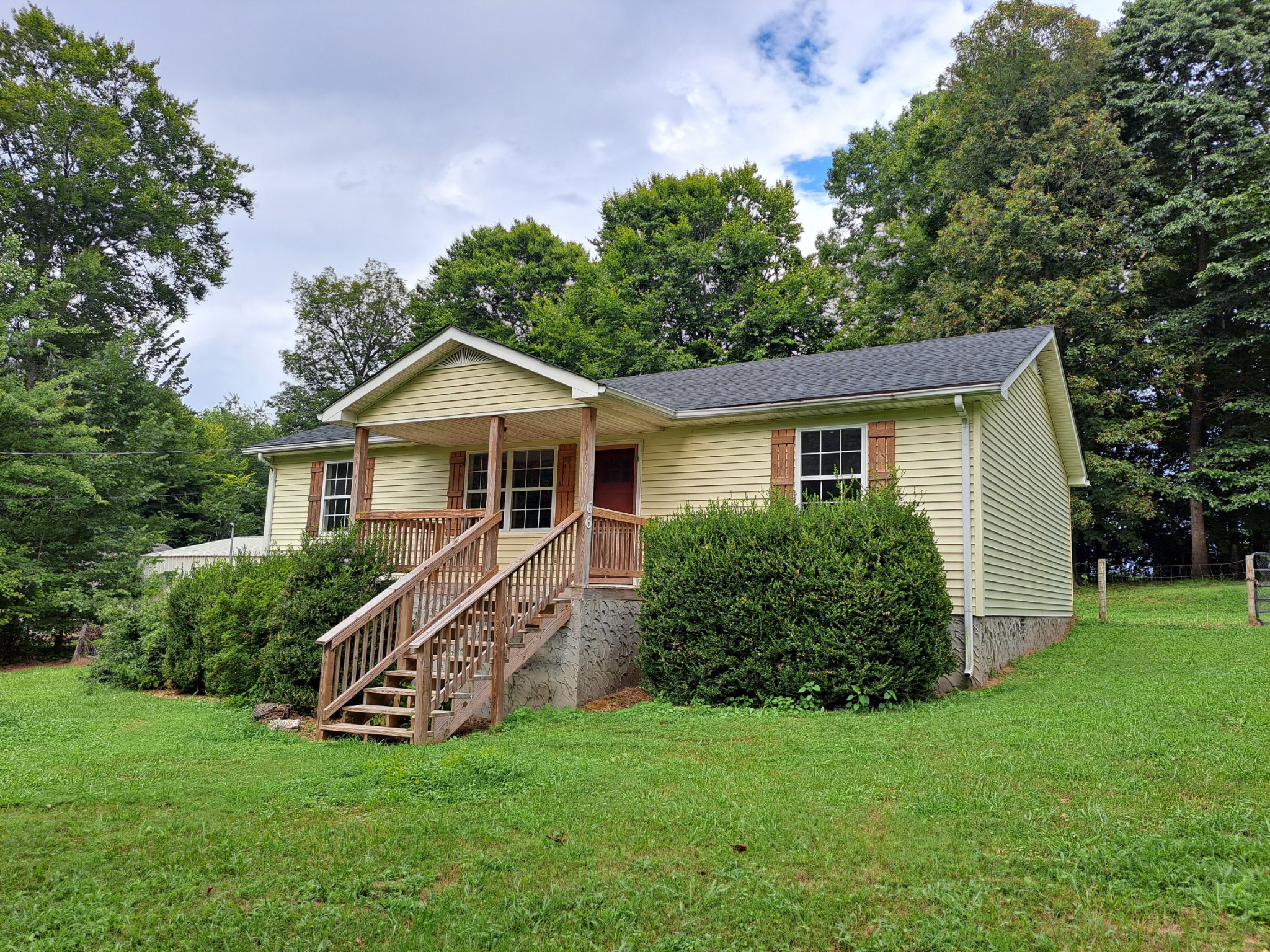 66 Russell Road Red Boiling Springs, TN 37150 - Photo 3 of 18