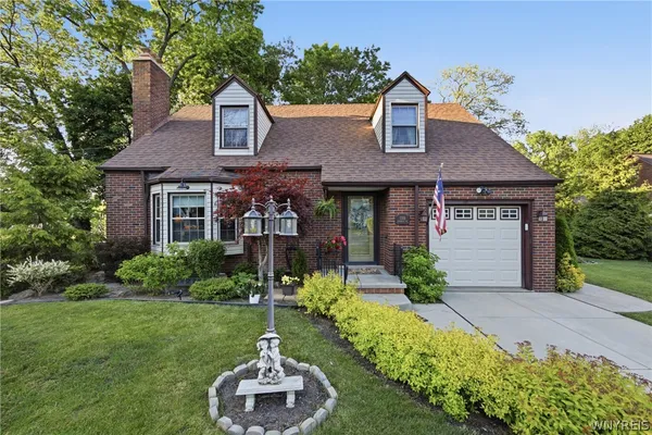 $299,900 | 1306 Thorndale Avenue, Niagara Falls, NY 14305