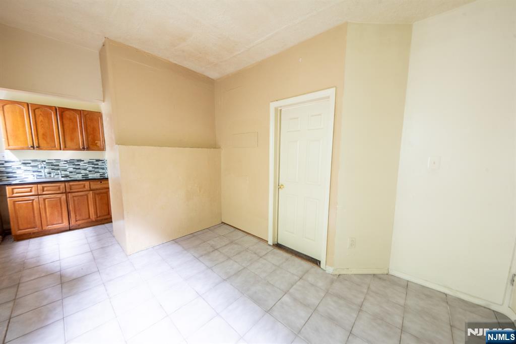 131 South 8th Street, Unit 2 Newark, NJ 07107 - Photo 6 of 7