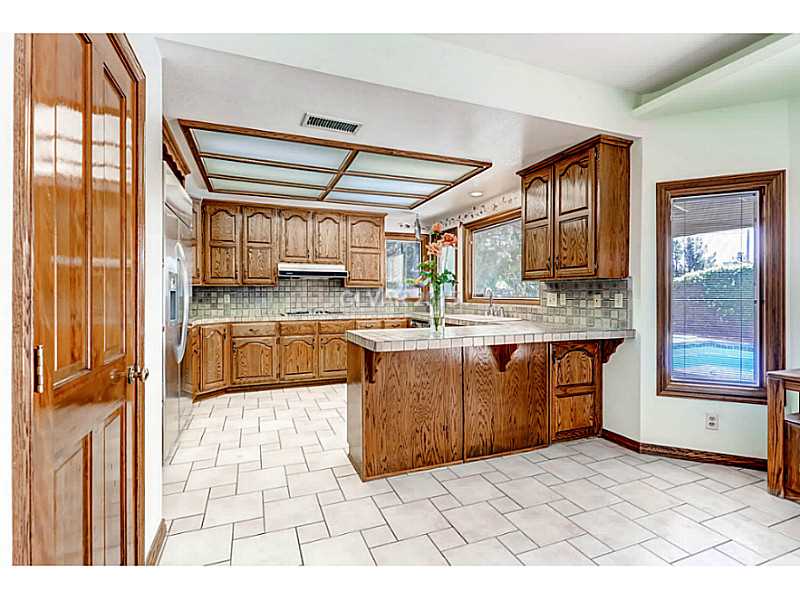 5 Quail Run Road Henderson, NV 89014 - Photo 4 of 35 Kitchen.