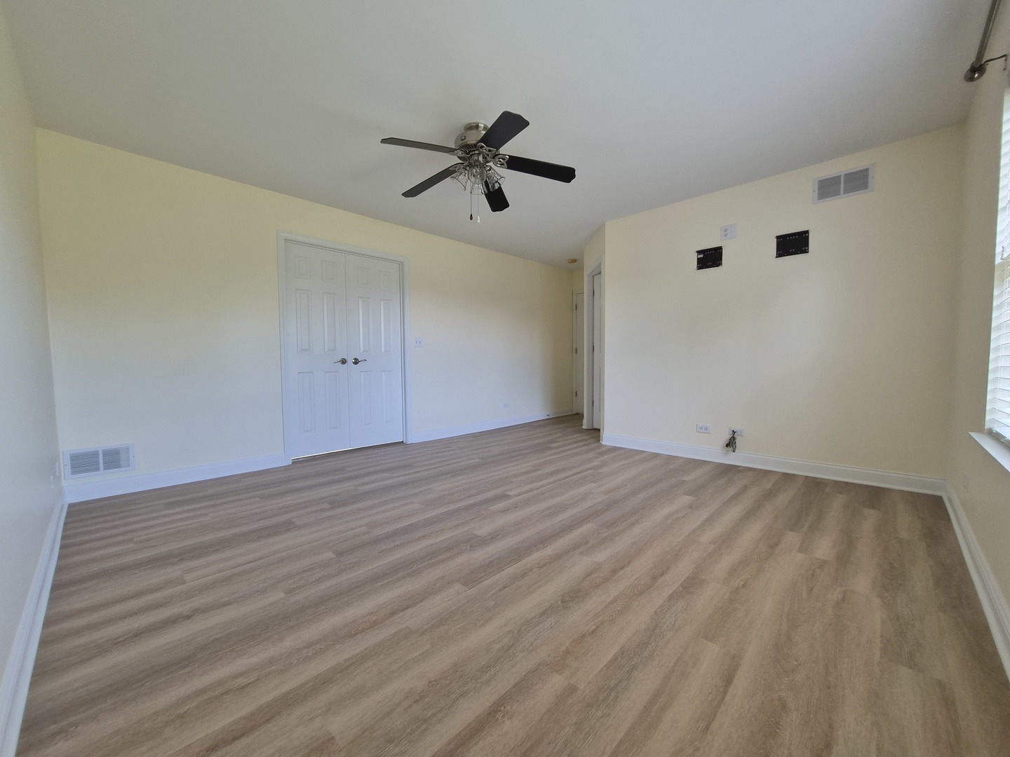 2355 Shiloh Drive Aurora, IL 60503 - Photo 27 of 40 wooden floor in an empty room