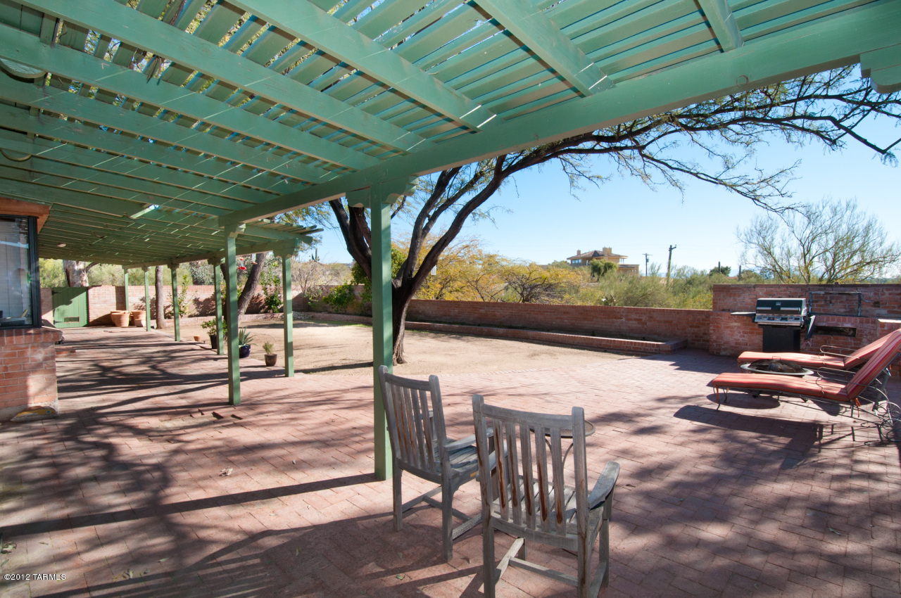4550 North Hacienda Del Sol Road Tucson, AZ 85718 - Photo 7 of 32
