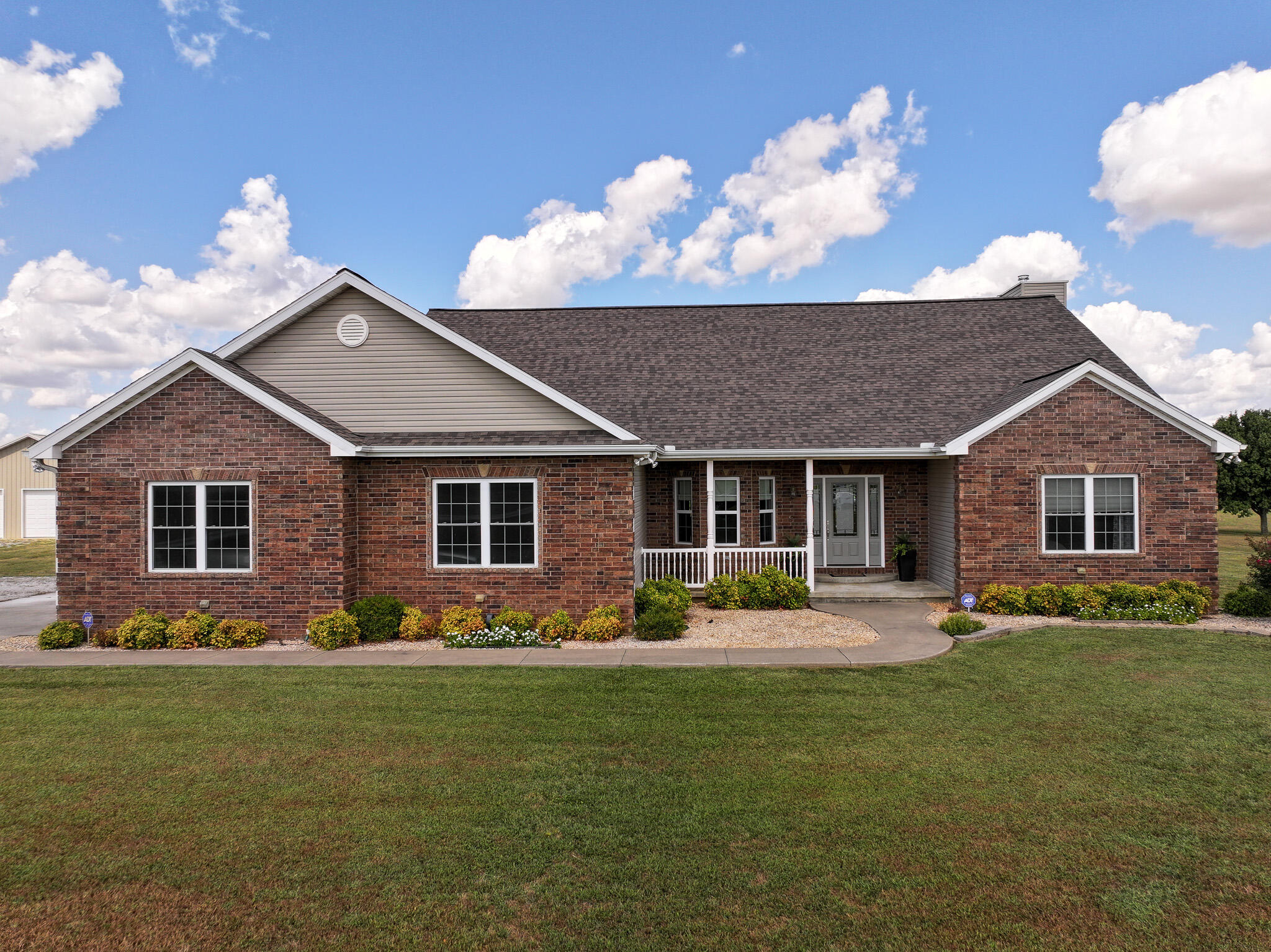 672 Southwest 15th Road Liberal, MO 64762 - Photo 44 of 85 DJI_20260912032542_0781_D