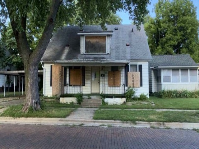 1060 North 1st Street Springfield, IL 62702 - Photo 2 of 9