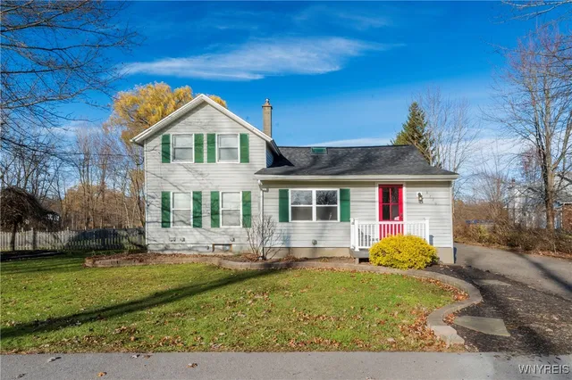 $359,900 | 8770 Sesh Road, Clarence, NY 14032