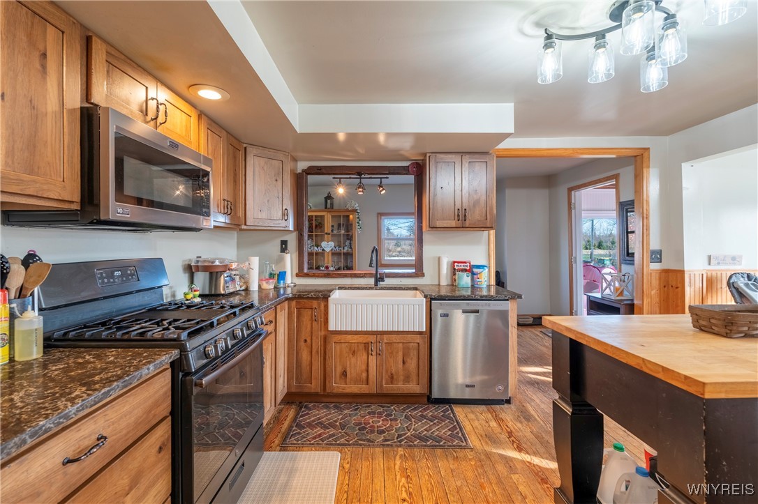 8770 Sesh Road Clarence, NY 14032 - Photo 3 of 36