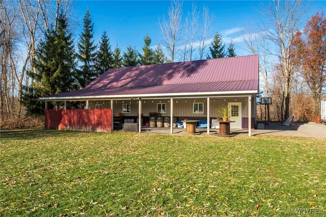 $359,900 | 8770 Sesh Road, Clarence, NY 14032