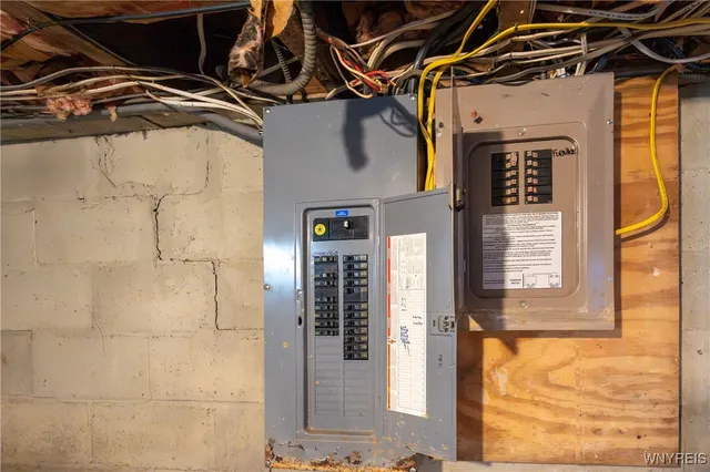 $359,900 | 8770 Sesh Road, Clarence, NY 14032