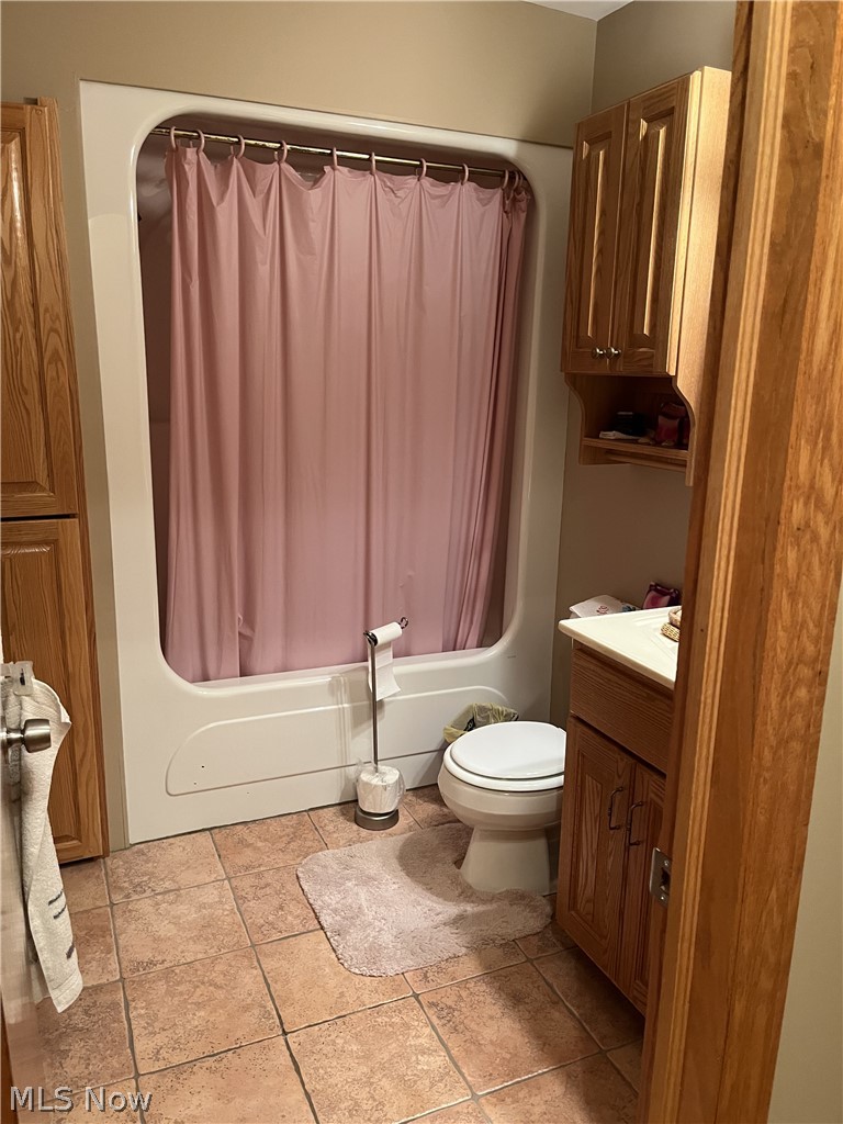 68988 Clearview Acres Road Bridgeport, OH 43912 - Photo 20 of 26 Main bathroom