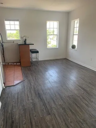 $1,900 | 1244 Pennsylvania Avenue, Unit 306, Miami Beach, FL 33139