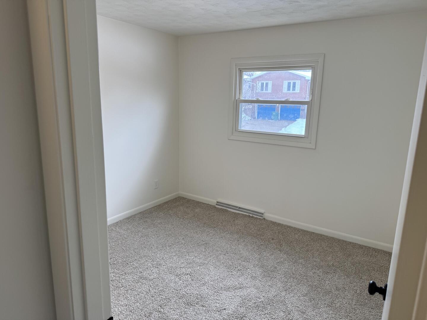 2452 Florian Court Decatur, IL 62526 - Photo 11 of 28 a view of a hallway