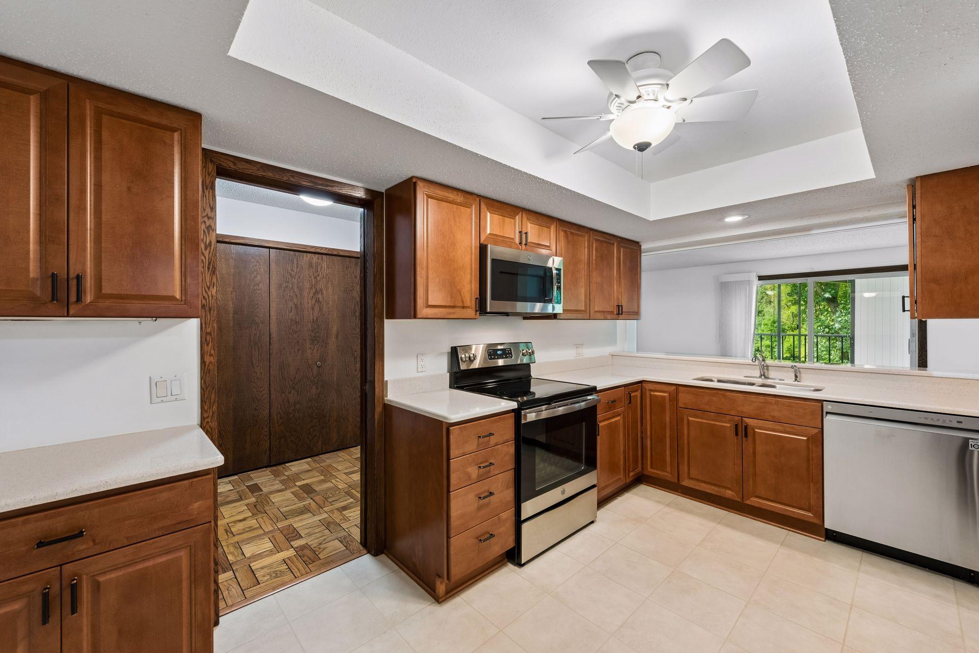 5601 Dewey Hill Road, Unit 210 Edina, MN 55439 - Photo 6 of 70 Gallery Image 6
