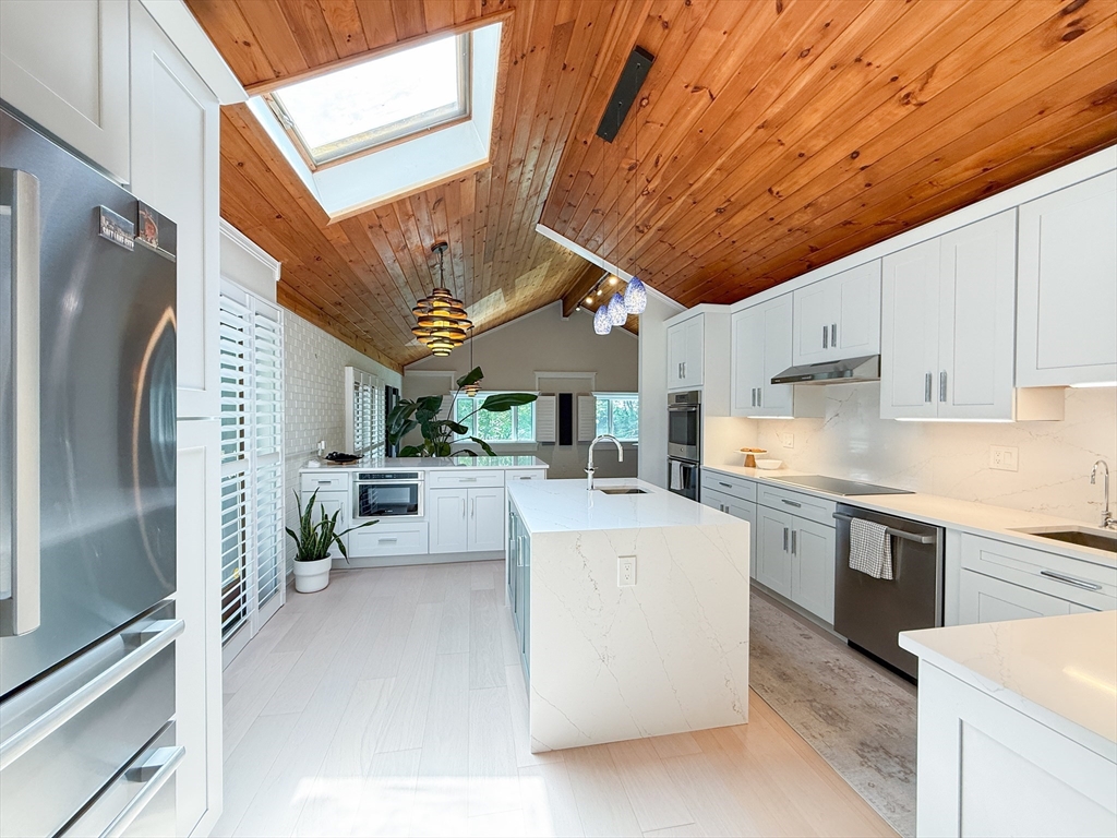 10 Winch Way Natick, MA 01760 - Photo 2 of 41