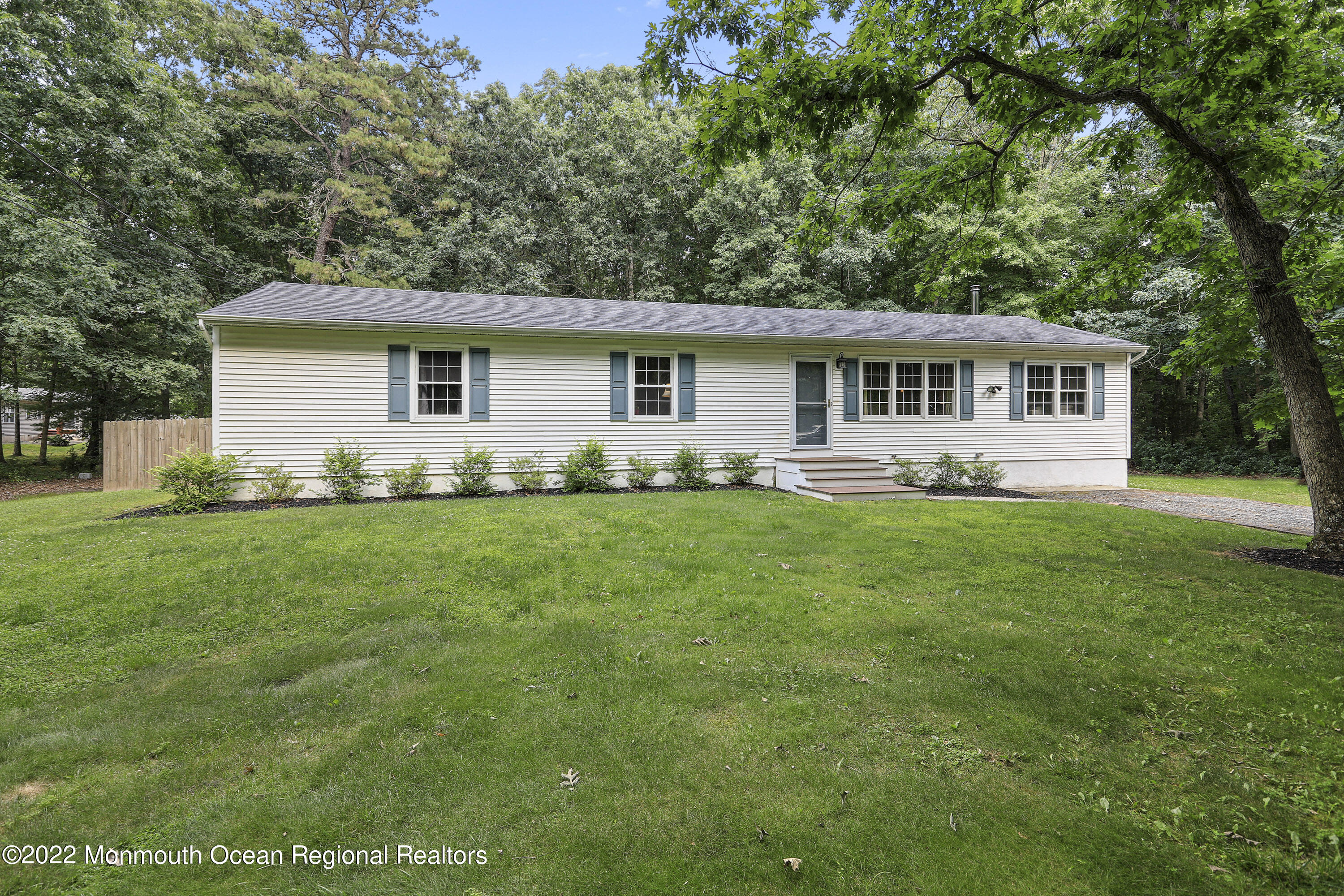 463 Cedar Swamp Road Jackson, NJ 08527 - Photo 2 of 40 5W5A3919