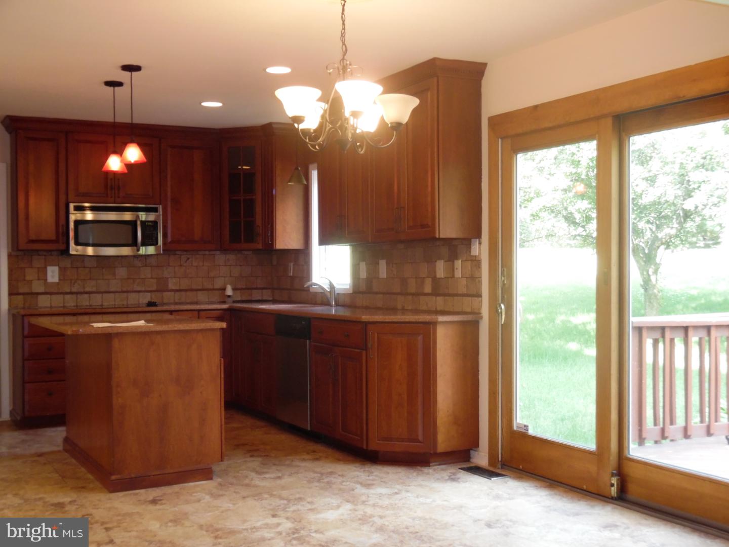 283 Spring Run Lane Downingtown, PA 19335 - Photo 6 of 20 Gallery Image 6