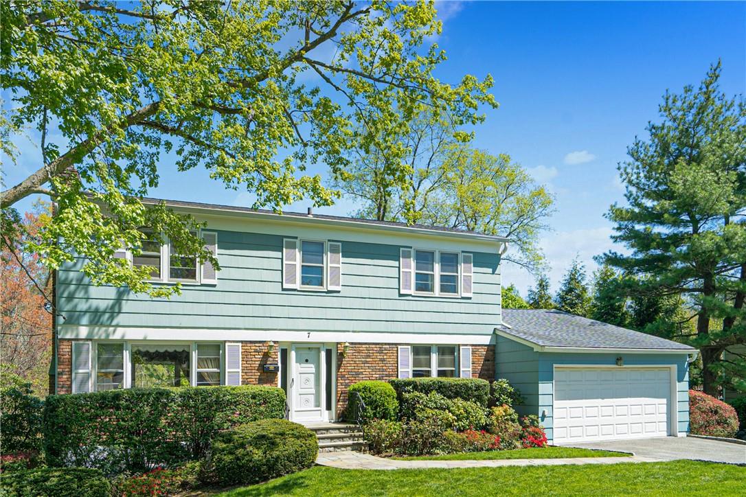 Welcome home to 7 Rural Drive