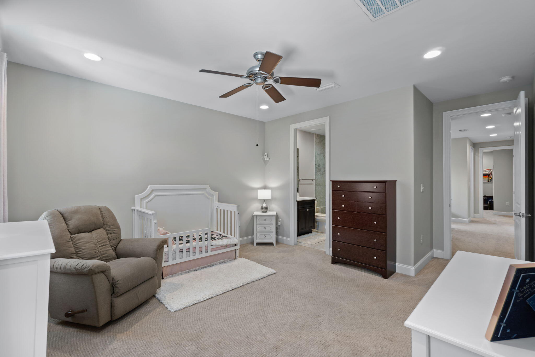 32 Derby Downs Circle Niceville, FL 32578 - Photo 40 of 62 a living room with furniture