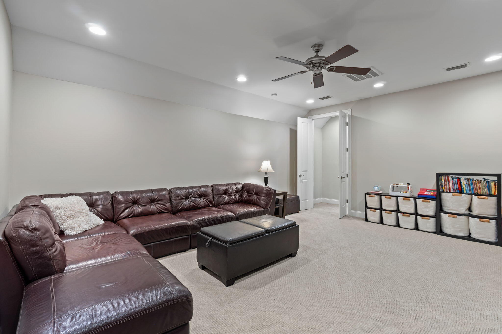 32 Derby Downs Circle Niceville, FL 32578 - Photo 43 of 62 a living room with furniture