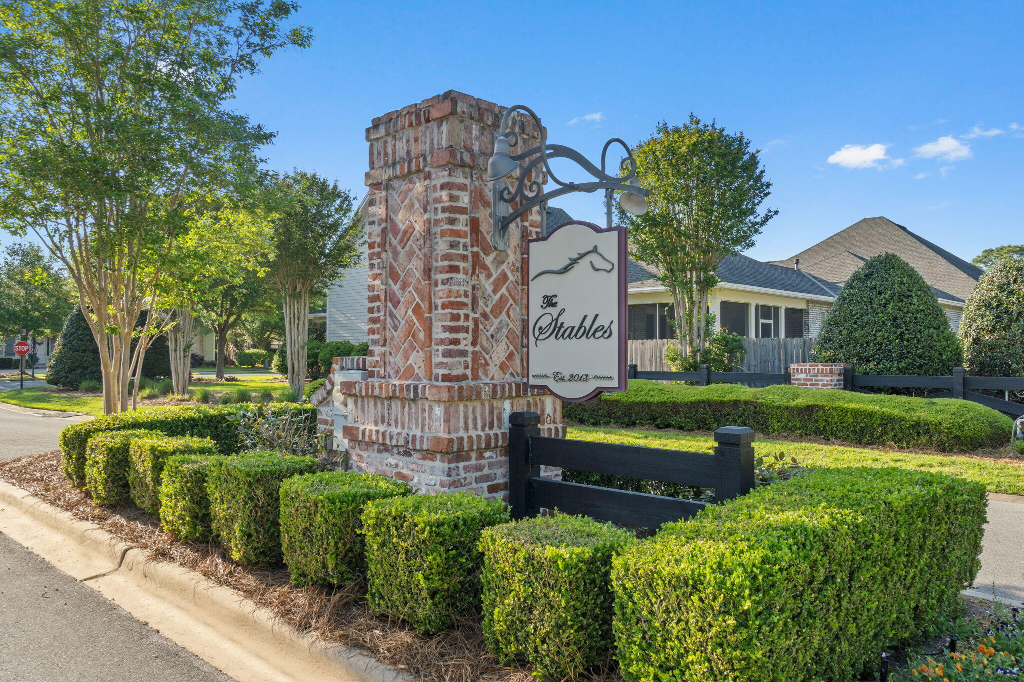 32 Derby Downs Circle Niceville, FL 32578 - Photo 51 of 62 a front view of a house with garden
