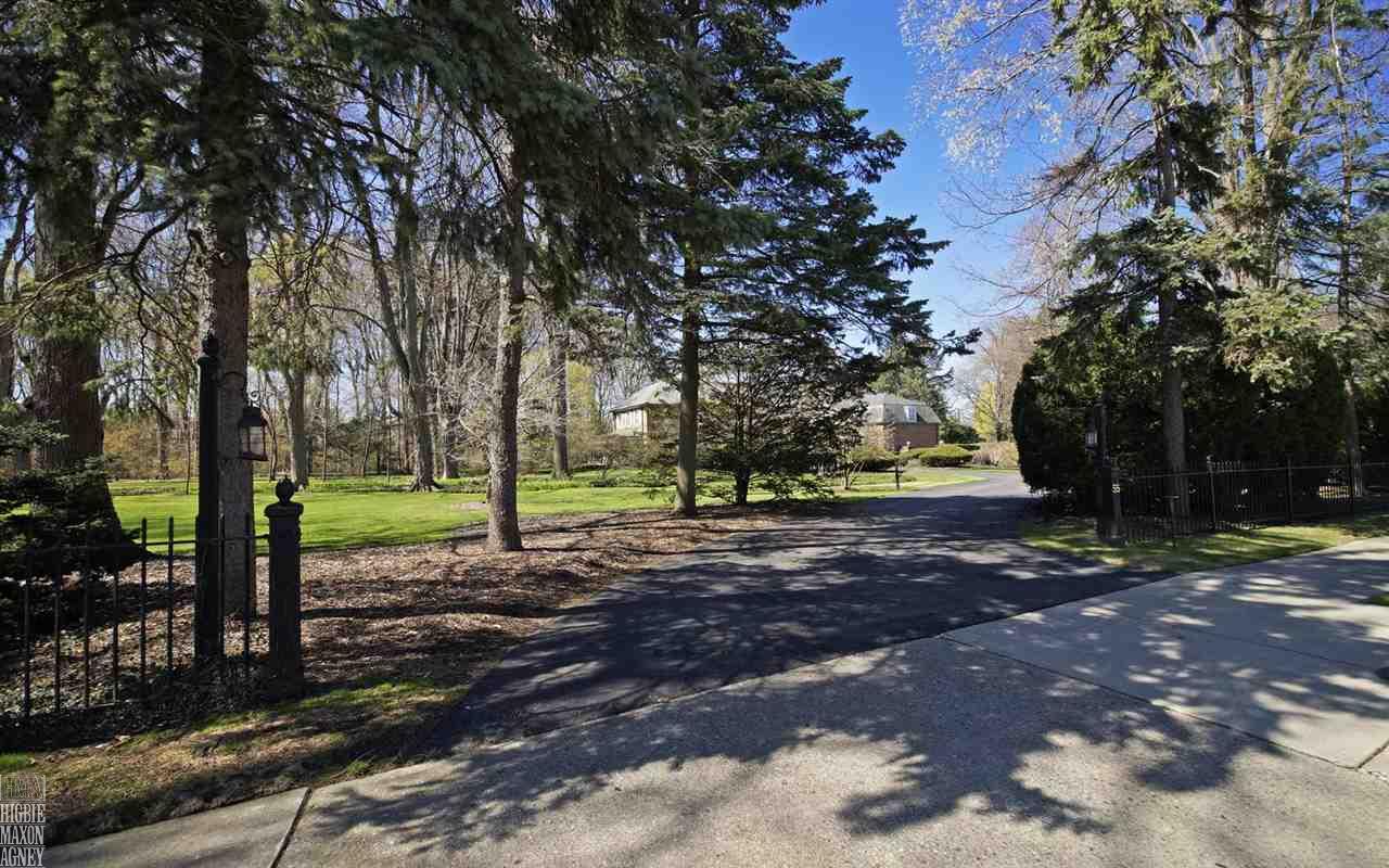 55 South Deeplands Road Grosse Pointe Shores, MI 48236 - Photo 2 of 30
