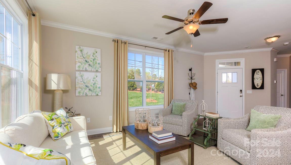 284 Creekview Road Hendersonville, NC 28792 - Photo 11 of 36 Gallery Image 11