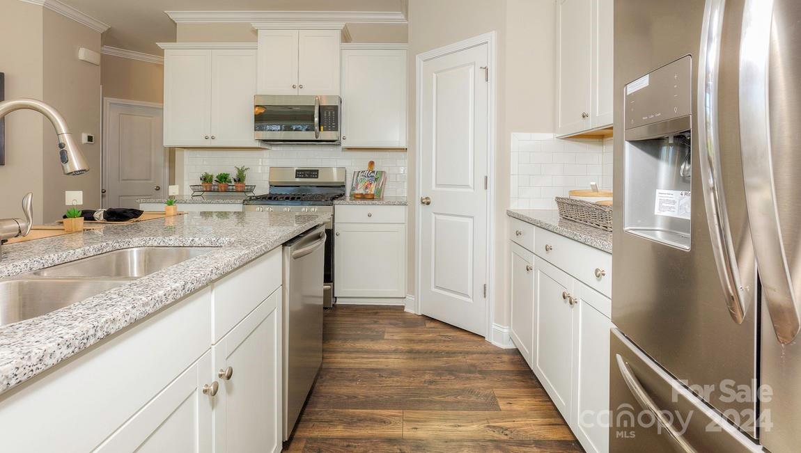 284 Creekview Road Hendersonville, NC 28792 - Photo 17 of 36 Gallery Image 17