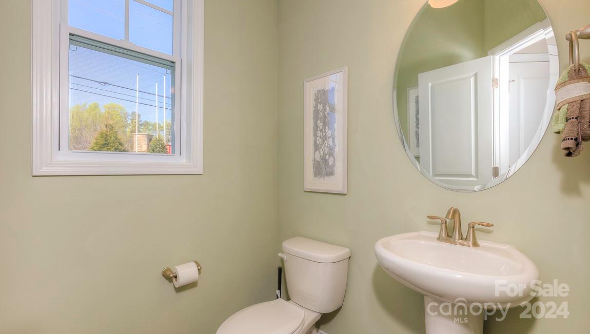 284 Creekview Road Hendersonville, NC 28792 - Photo 19 of 36 Gallery Image 19