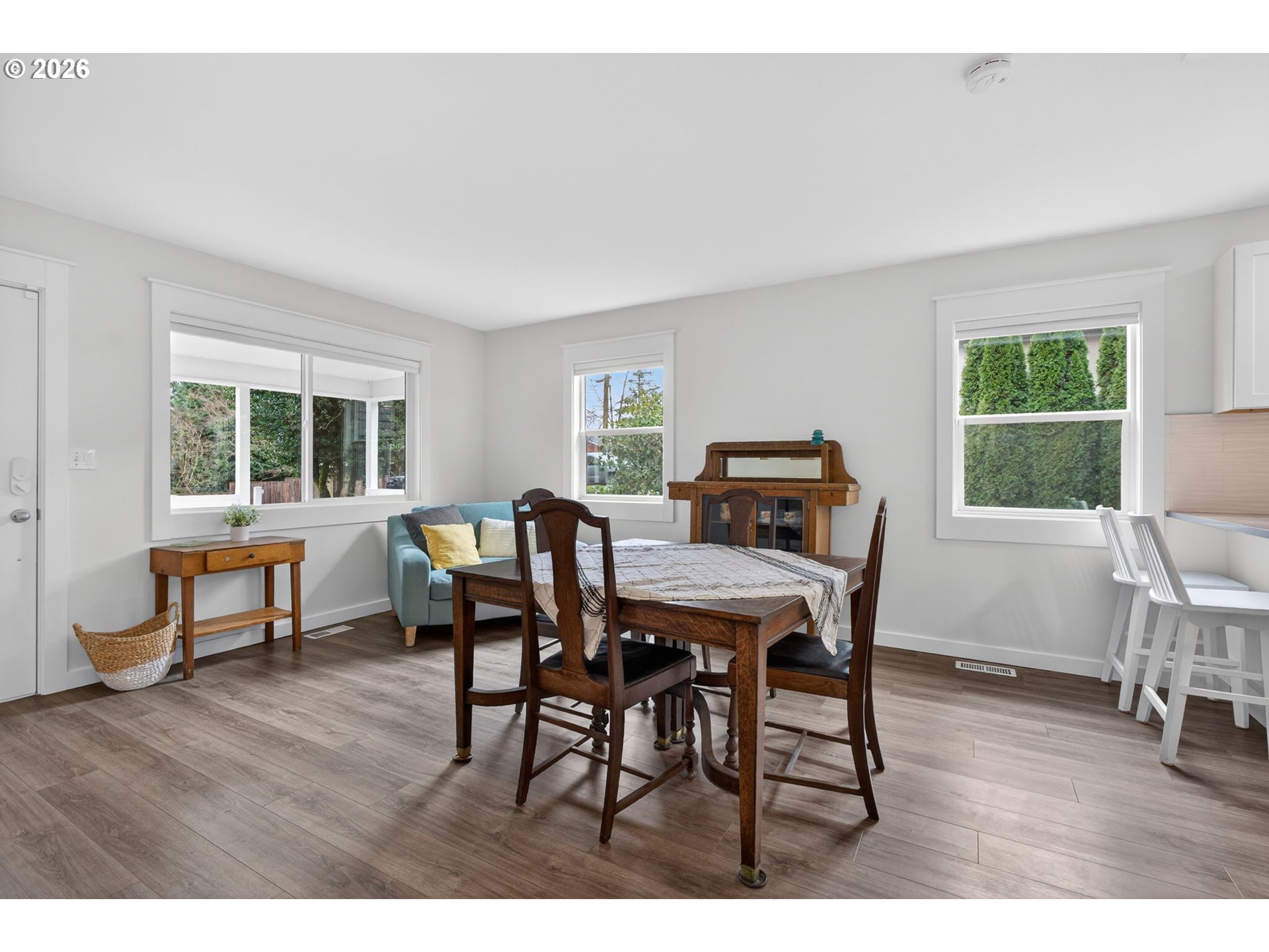 8015 Southwest 36th Avenue Portland, OR 97219 - Photo 4 of 46