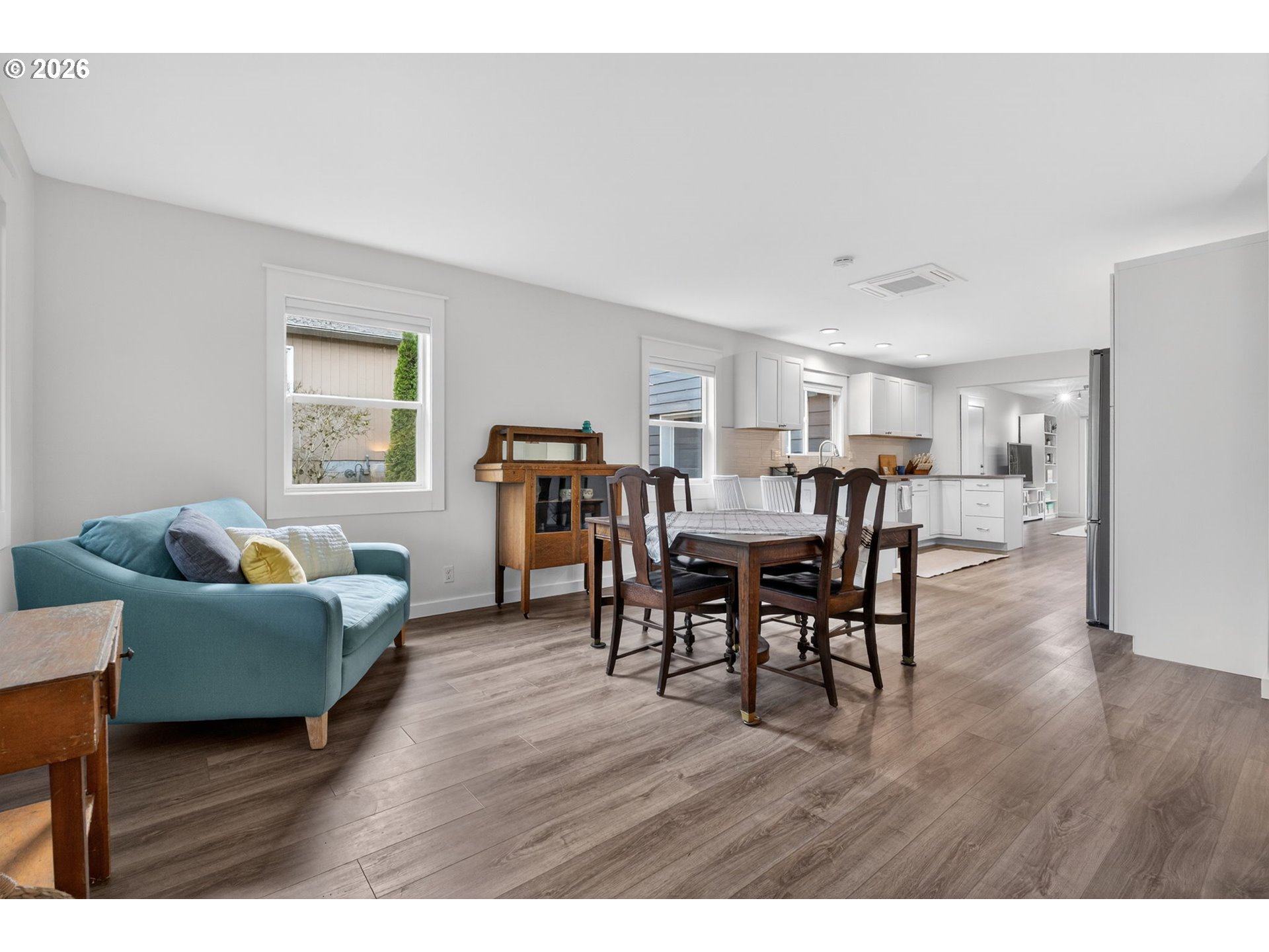 8015 Southwest 36th Avenue Portland, OR 97219 - Photo 5 of 46