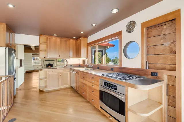 $1,160,000 | 240 Alexander Street, Crockett, CA 94525