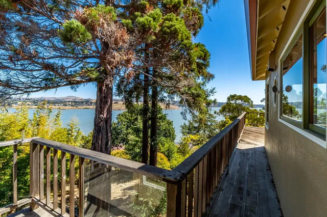 $1,160,000 | 240 Alexander Street, Crockett, CA 94525