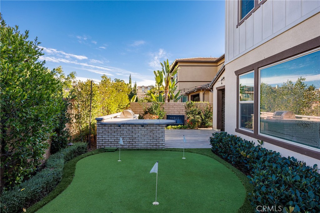 2017 Picasso Santa Ana, CA 92704 - Photo 28 of 31 a view of outdoor space and yard