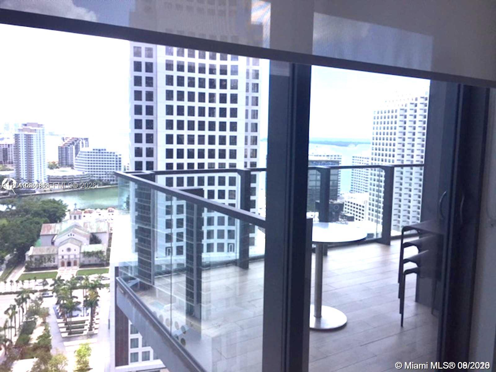 68 Southeast 6th Street, Unit 2007 Miami, FL 33131 - Photo 2 of 7