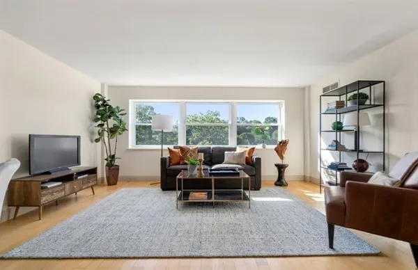 $3,250 | 1600 Beacon Street, Unit 808, Brookline, MA 02446