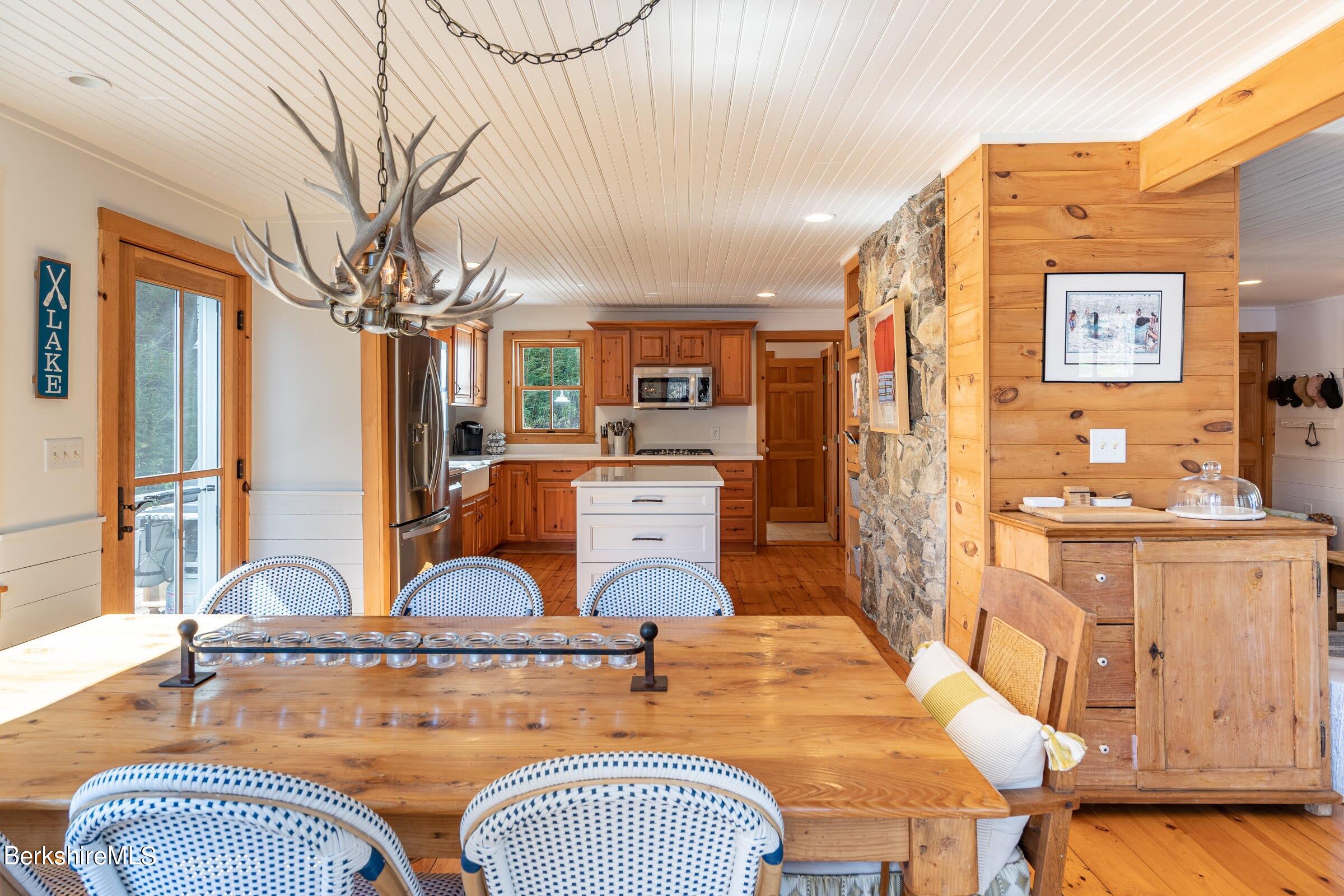 14 Bidwell Road Monterey, MA 01245 - Photo 13 of 35 DINING AREA