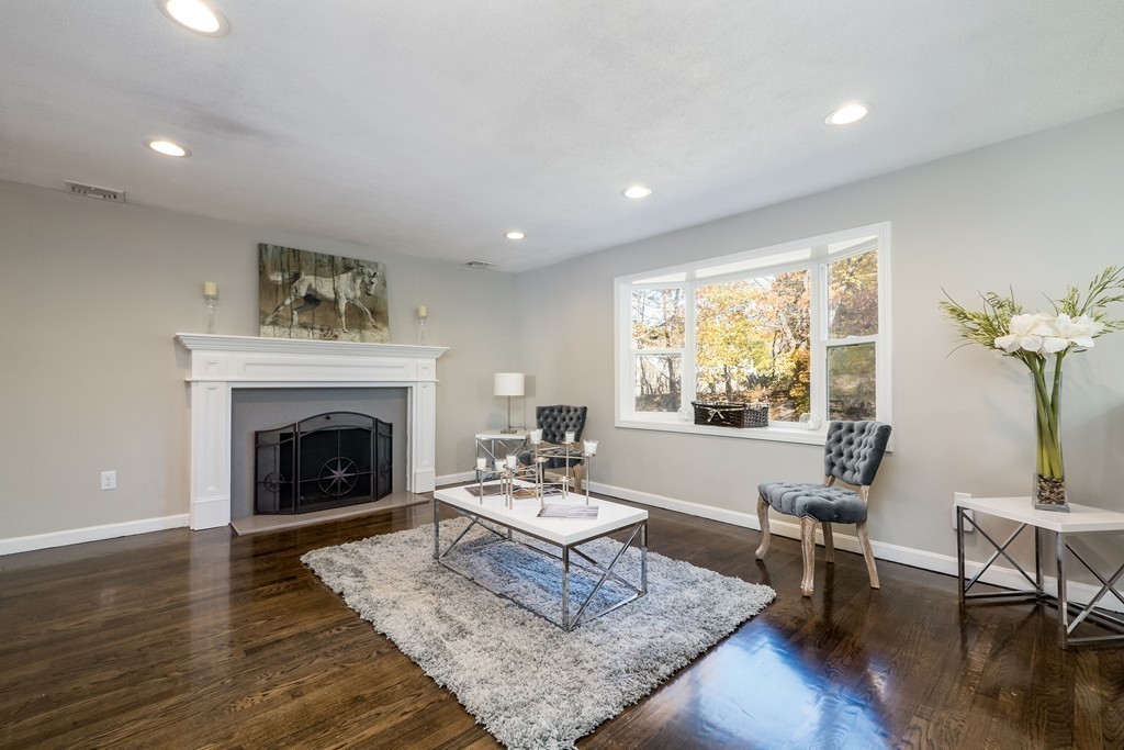 1 Saunders Road Lynnfield, MA 01940 - Photo 12 of 30 Gallery Image 12