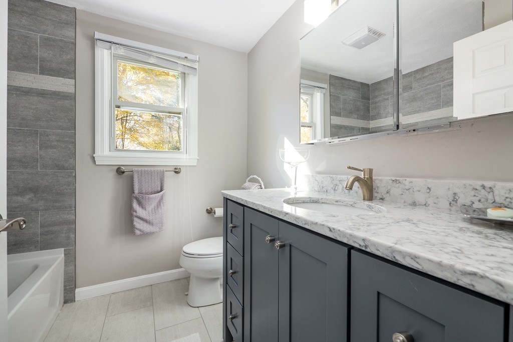 1 Saunders Road Lynnfield, MA 01940 - Photo 18 of 30 Gallery Image 18