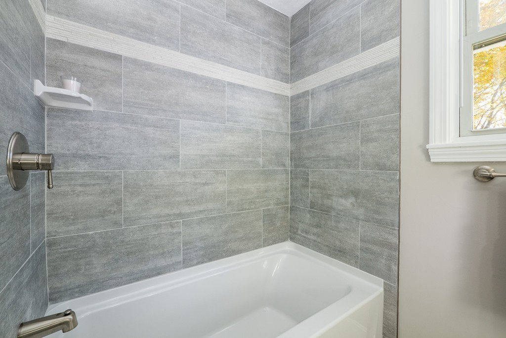 1 Saunders Road Lynnfield, MA 01940 - Photo 19 of 30 Gallery Image 19