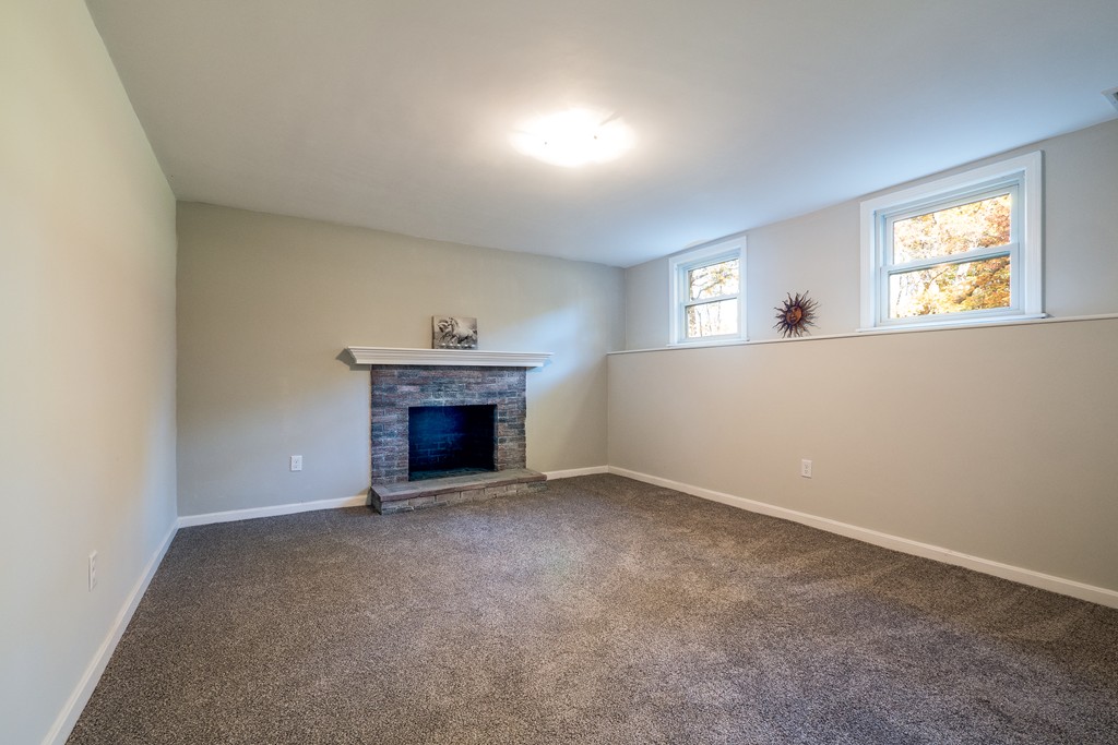 1 Saunders Road Lynnfield, MA 01940 - Photo 27 of 30 Gallery Image 27