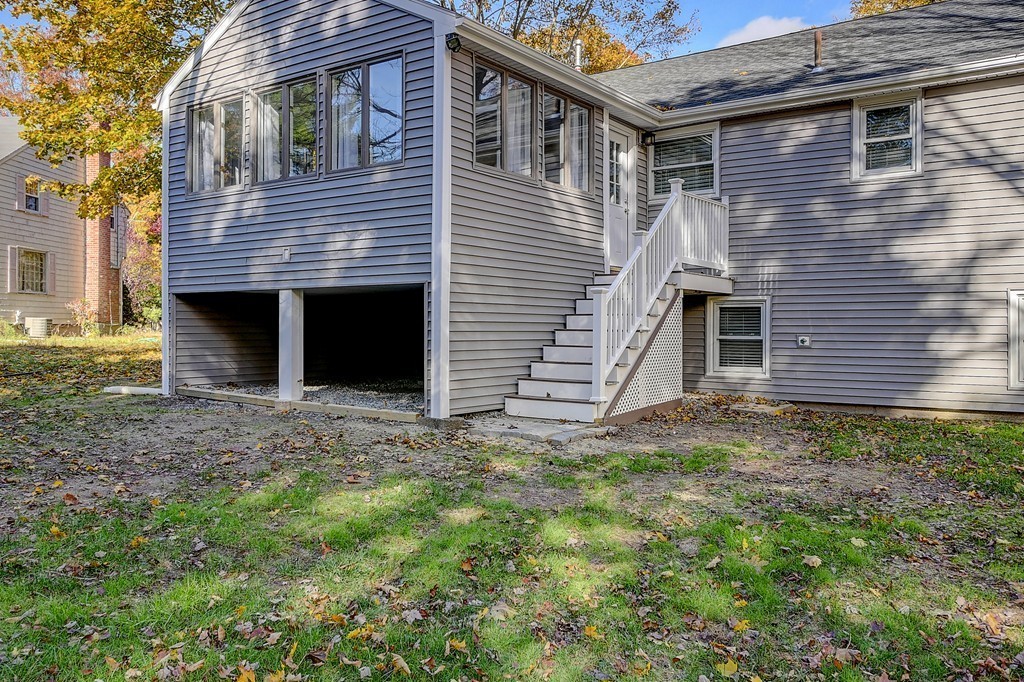 1 Saunders Road Lynnfield, MA 01940 - Photo 3 of 30 Gallery Image 3
