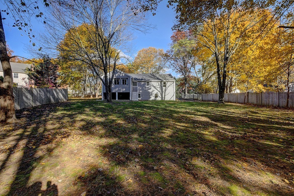 1 Saunders Road Lynnfield, MA 01940 - Photo 6 of 30 Gallery Image 6