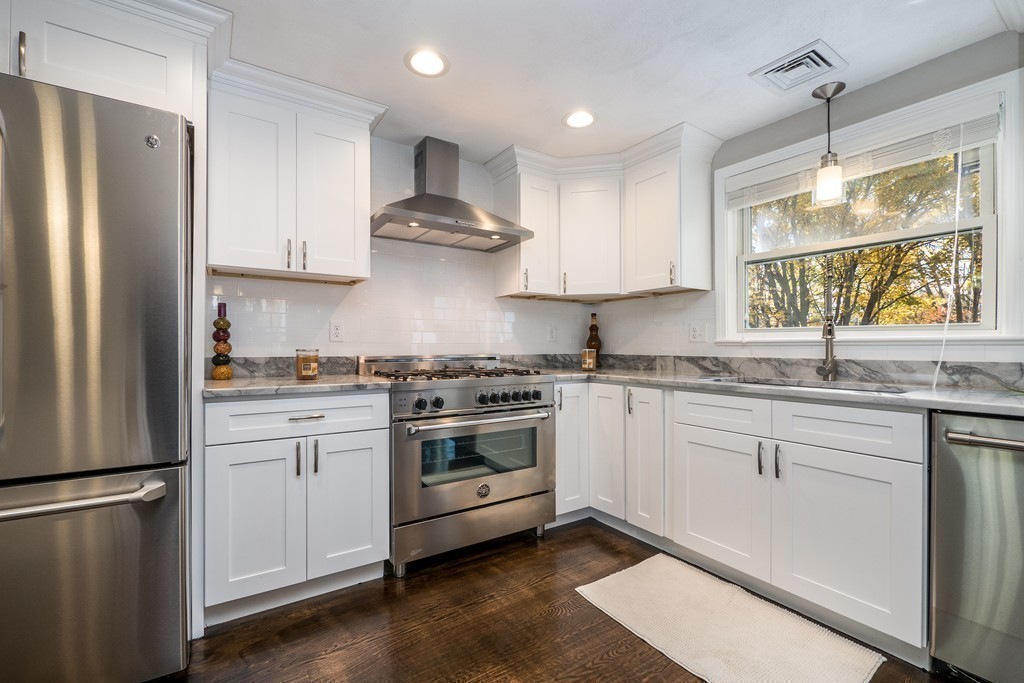 1 Saunders Road Lynnfield, MA 01940 - Photo 7 of 30 Gallery Image 7
